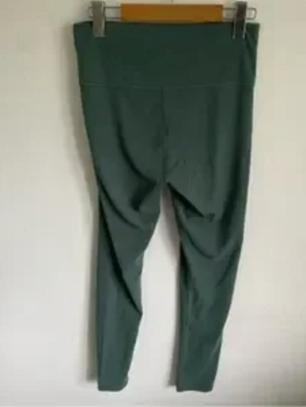 ARITZIA TNA Atmosphere High-Rise 7/8 Leggings in Green • M Medium